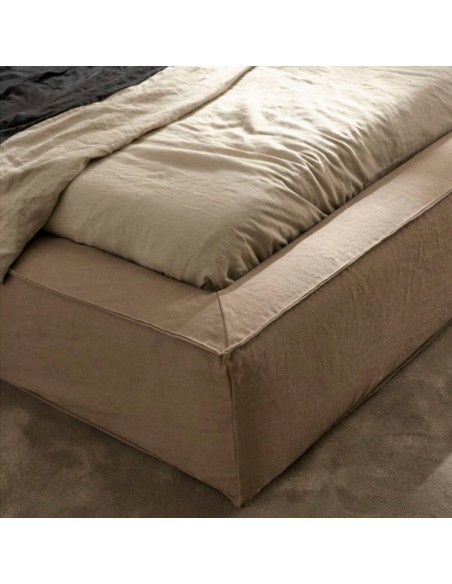 Cama tapizada ibicenca Lenguos